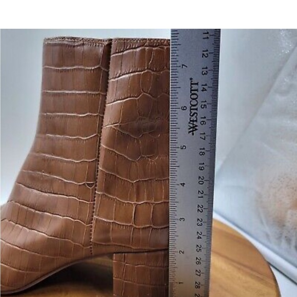 SOLD - Dolce Vita leather faux croc print boots, women’s size 8 - Picture 5 of 5